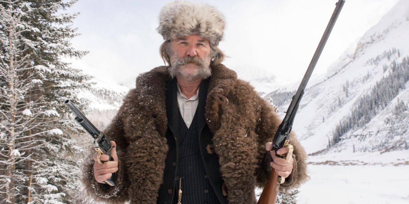 Hace 9 años, Kurt Russell protagonizó dos de los mejores westerns modernos y se estrenaron con solo 2 meses de diferencia