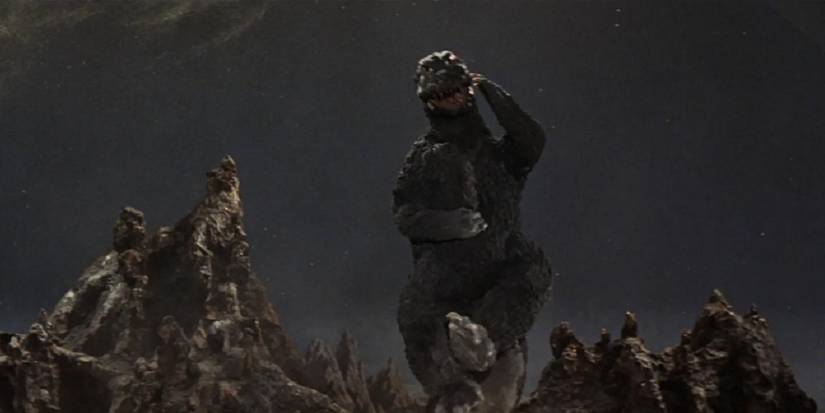 Godzilla Cheering Godzilla: The 10 Most Hilarious Scenes In The Entire Franchise