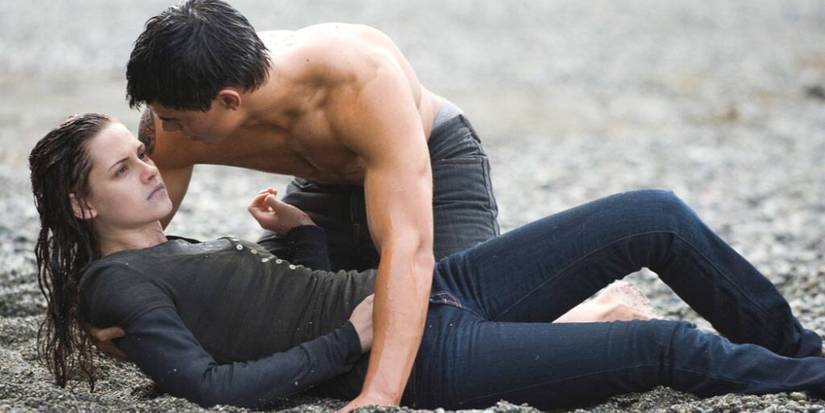 Twilight Saga: 5 Times Jacob Was A Bad Friend To Bella (& 5 Times He ...