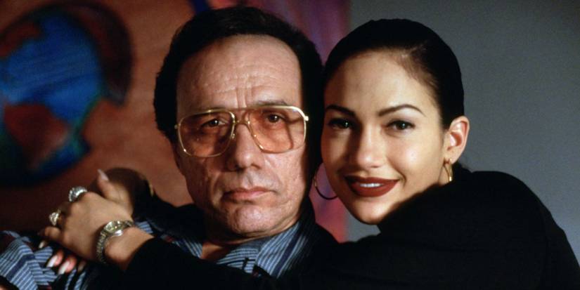Jennifer Lopez e Edward James Olmos em cena do filme Selena