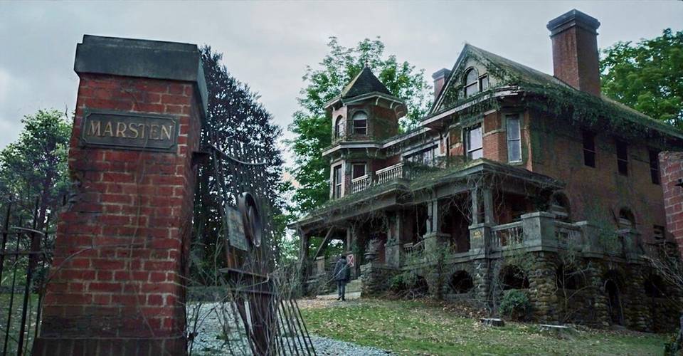 Castle Rock How The Marsten House Connects To Stephen King S Universe