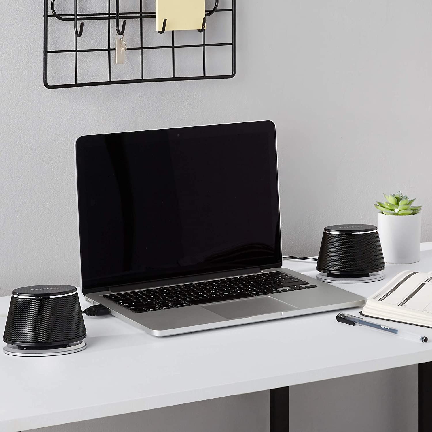AmazonBasics USB-Powered PC Computer Speakers c