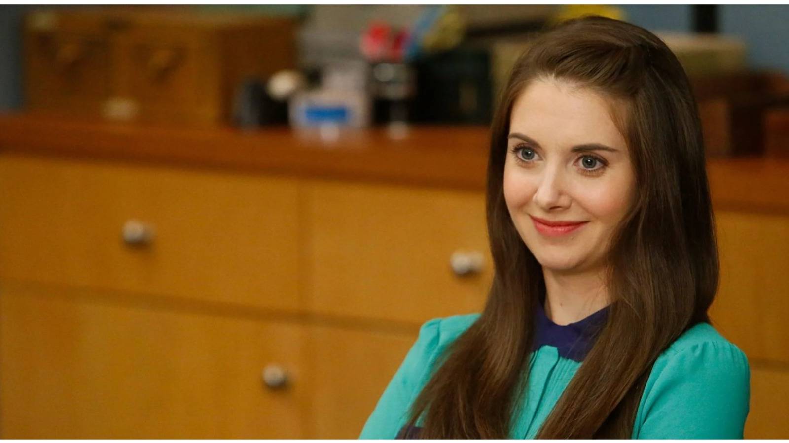 'Community' Movie Six Psychological Lessons, The Real-World Loneliness Cure, and How the Cast Stays Sane Amidst Production Chaos 'Community' Movie Six Psychological Lessons, The Real-World Loneliness Cure, and How the Cast Stays Sane Amidst Production Chaos