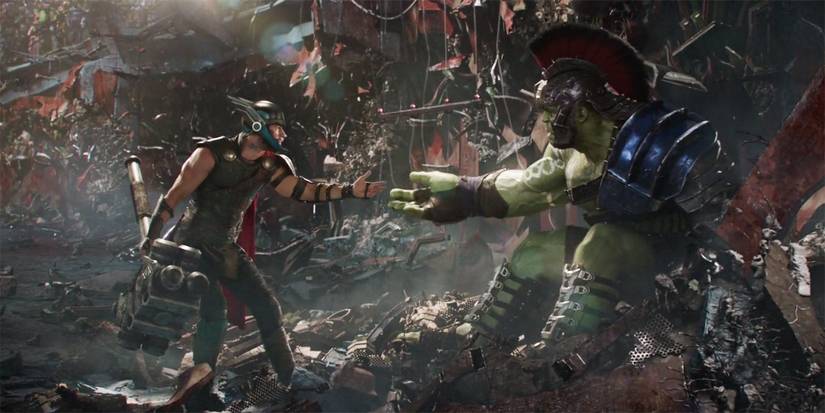 Thor reaches out to Hulk in the arena in Thor Ragnarok 