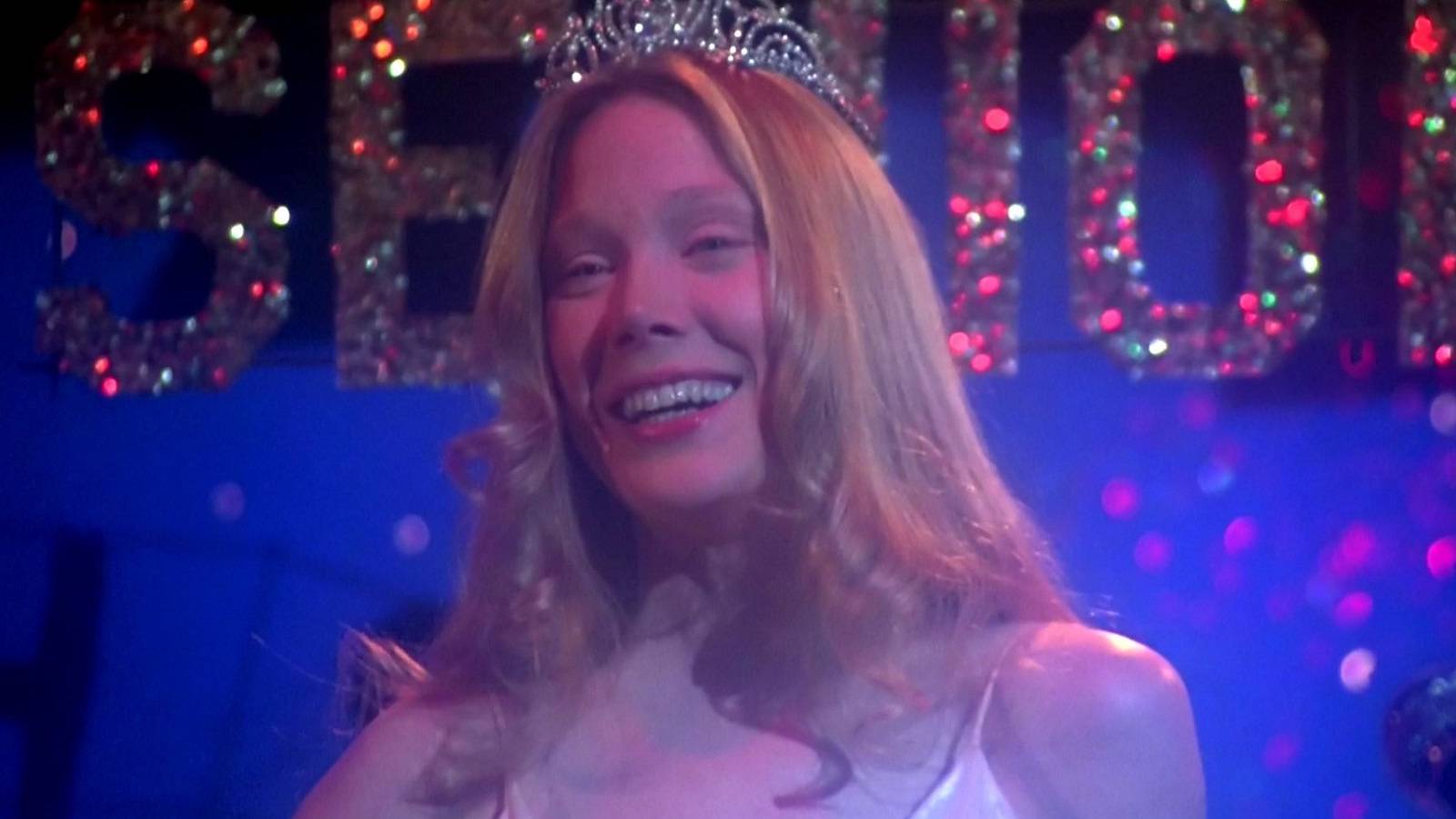 carrie 1976 prom dress (1976) cosplay join Carrie White as she gives you and your friends a night you will never forget 10 Behind-The-Scenes Facts About The