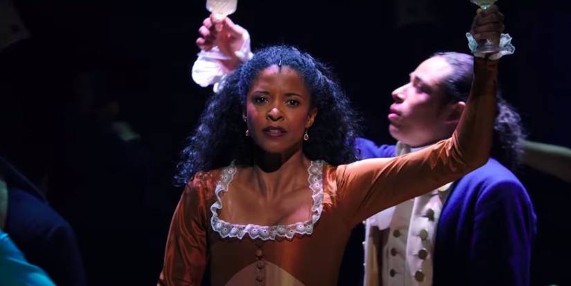 Hamilton: 5 Reason's Eliza Is The Best Character (& 5 It's Angelica)