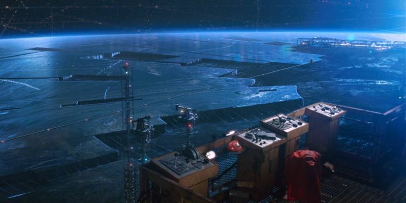 The Hitchhiker's Guide To The Galaxy: 10 Ways The 2005 Movie Was ...