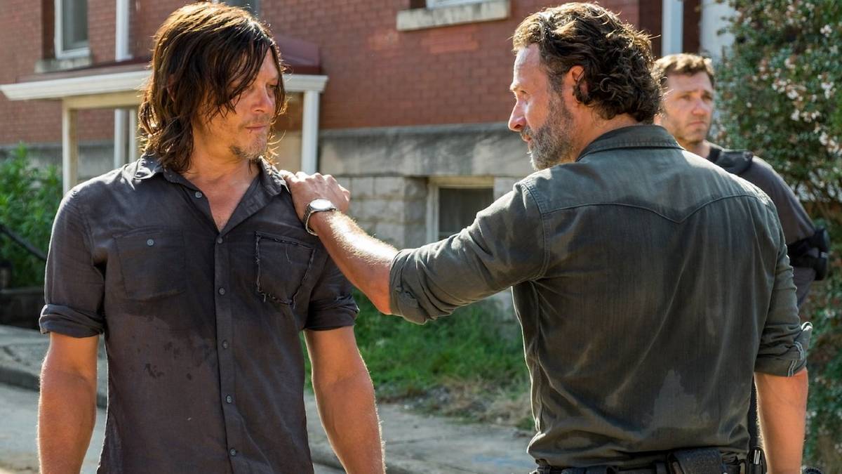 New Norman Reedus & Andrew Lincoln Photo Has TWD Fans Calling For ...