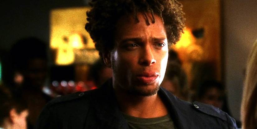 Gary Dourdan as Warrick Brown talking to someone off screen in CSI
