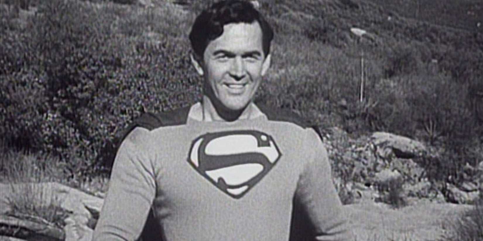 Kirk Alyn looking heroic as Superman in Superman (1948)