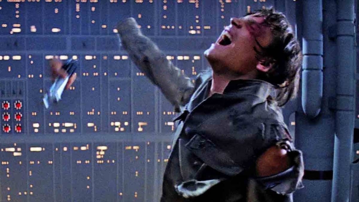 Luke Skywalker's Missing Hand Got Its Own SECRET Adventure