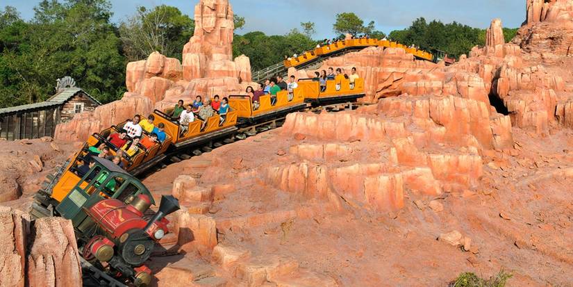 Disney: The 10 Most Iconic Rides In Disney Park History