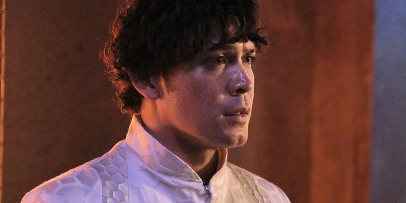 Bellamy in his new Disciple wear in The 100 season 7