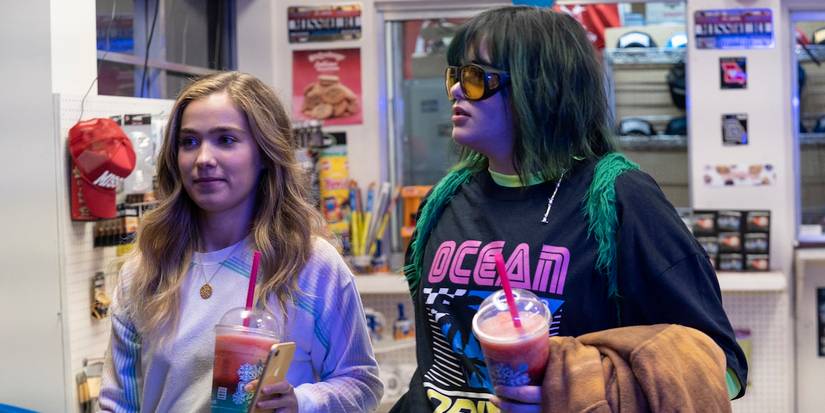 Haley Lu Richardson and Barbie Ferreira in Unpregnant