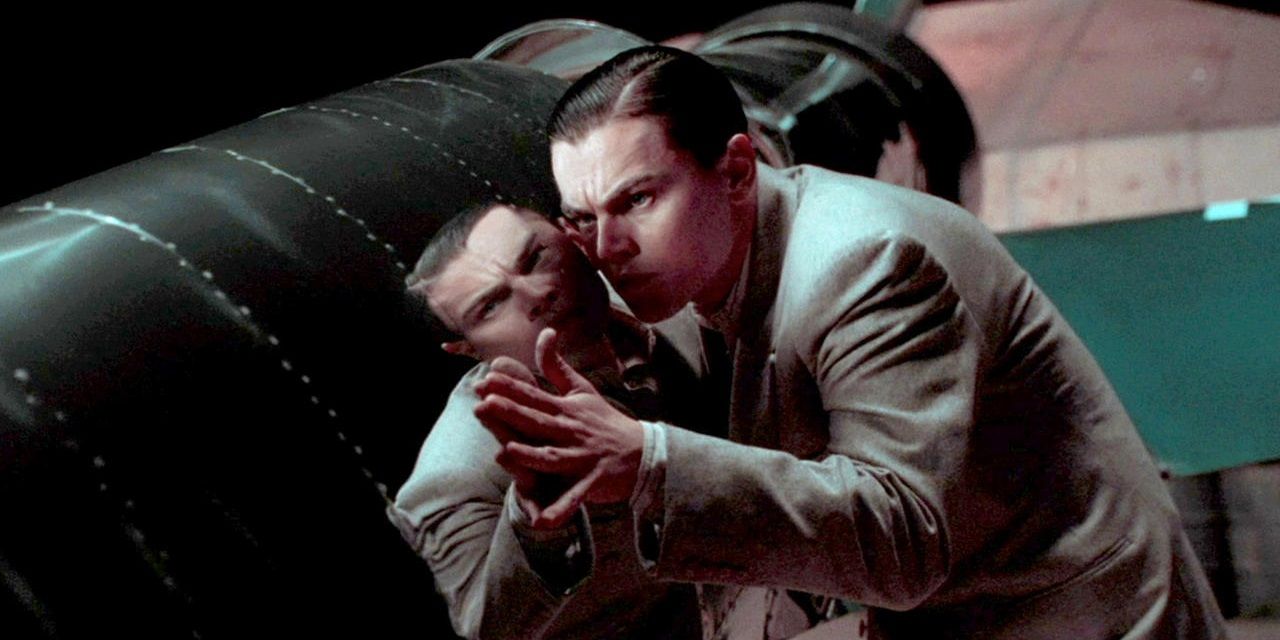 Leonardo-DiCaprio-as-Howard-Hughes-in-Th