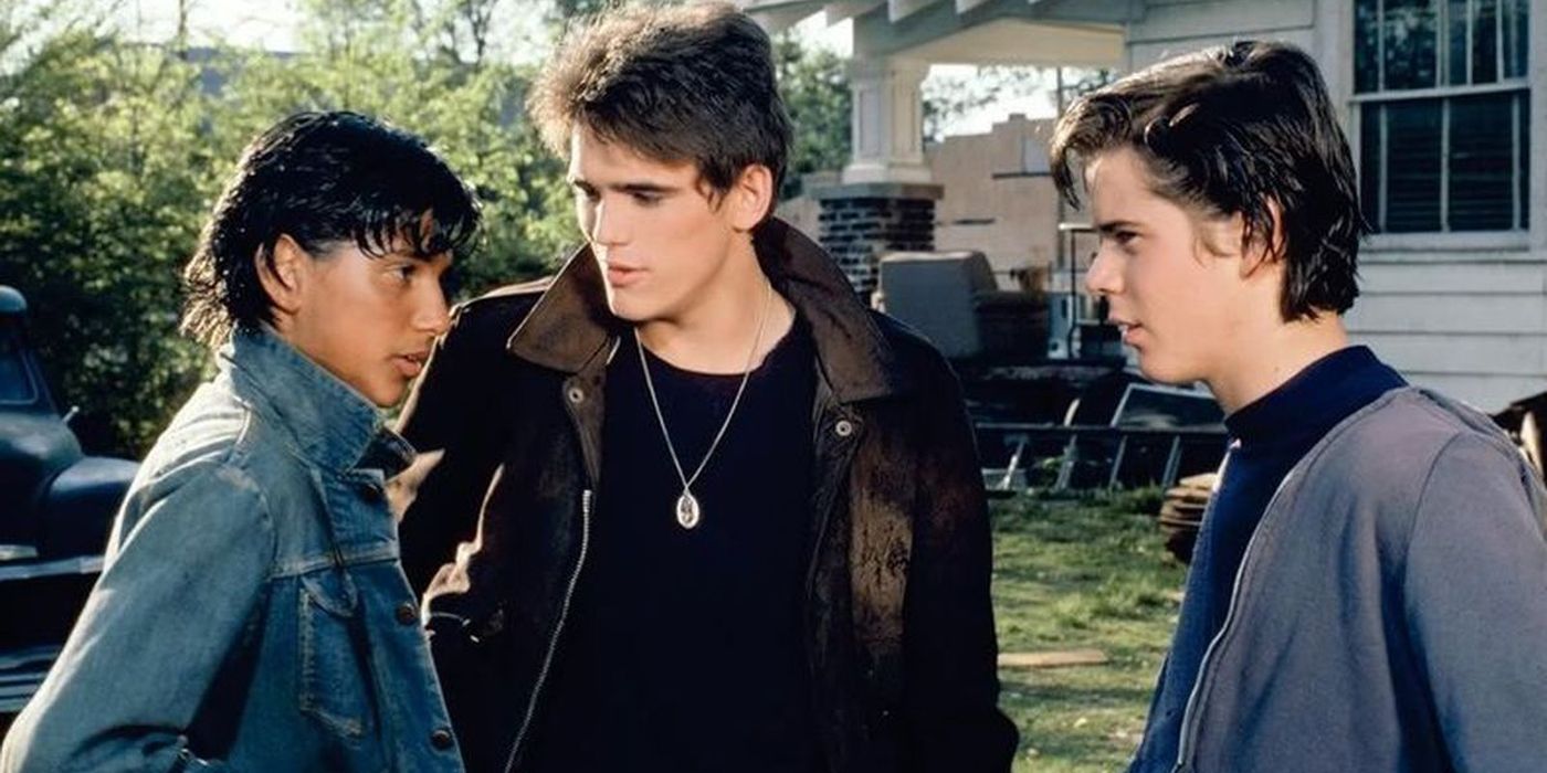 The Outsiders: 15 Big Differences Between The Movie & The Book