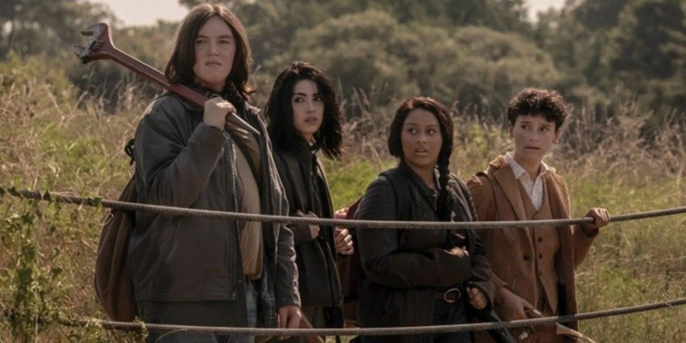 The four teens explore the wasteland in Walking Dead World Beyond