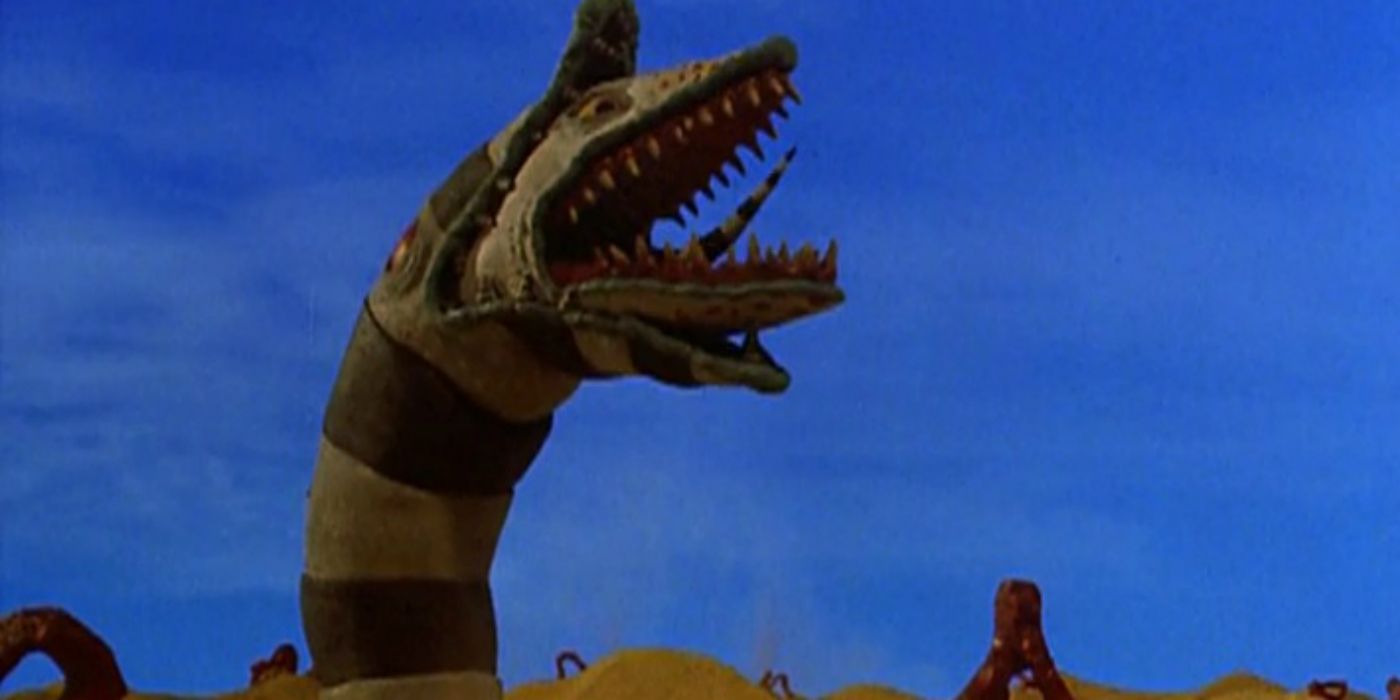 "Ride On The Coattails Of Dune": How Tim Burton's Beetlejuice 2 Upgrades The Sandworms