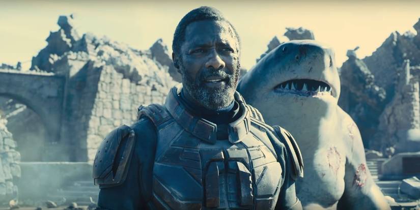 Idris Elba como Bloodsport, Steve Agee e Sylvester Stallone como King Shark, The Suicide Squad
