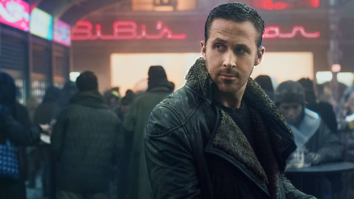 Gray Man Set Photo Reveals First Look At Ryan Gosling In New Movie