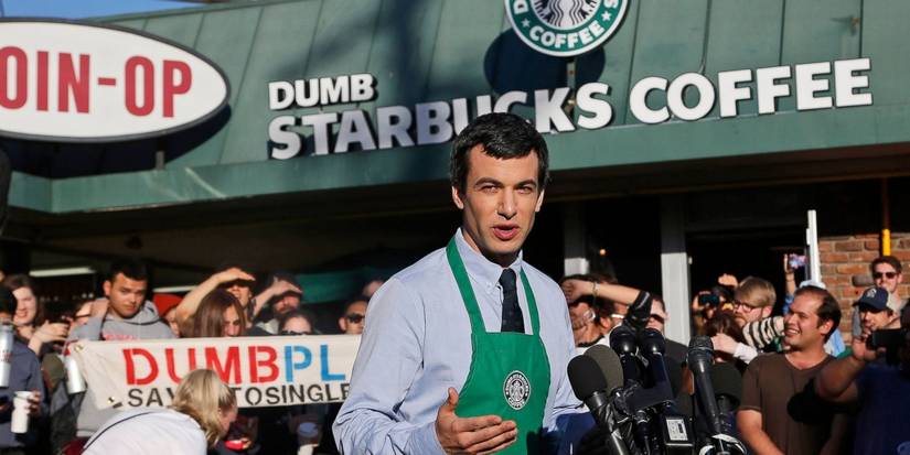 Nathan conversa com clientes do Dumb Starbucks em Nathan for You