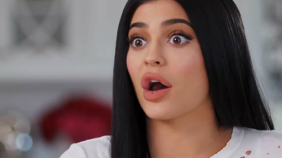 KUWTK: Kylie Jenner Risks Wardrobe Mishap In Skintight Bodycon Dress