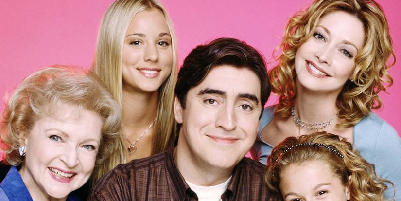 The cast of Ladies Man including Alfred Molina, Betty White, and Kaley Cuoco
