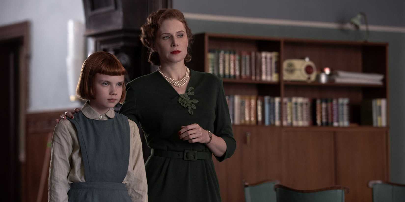 The Queen's Gambit Beth and Mrs. Deardorff