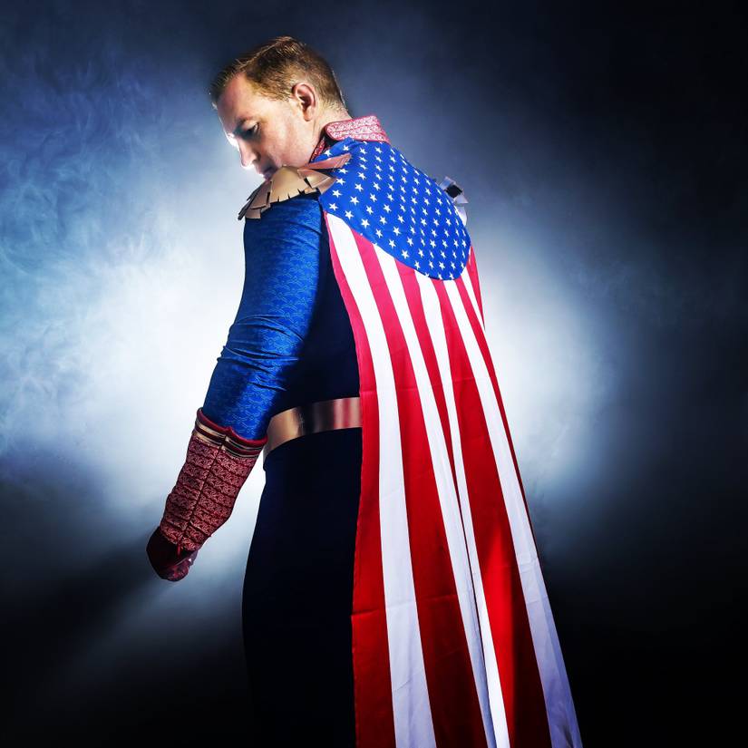 The Boys: 10 Homelander Cosplay That Look Just Like The Show