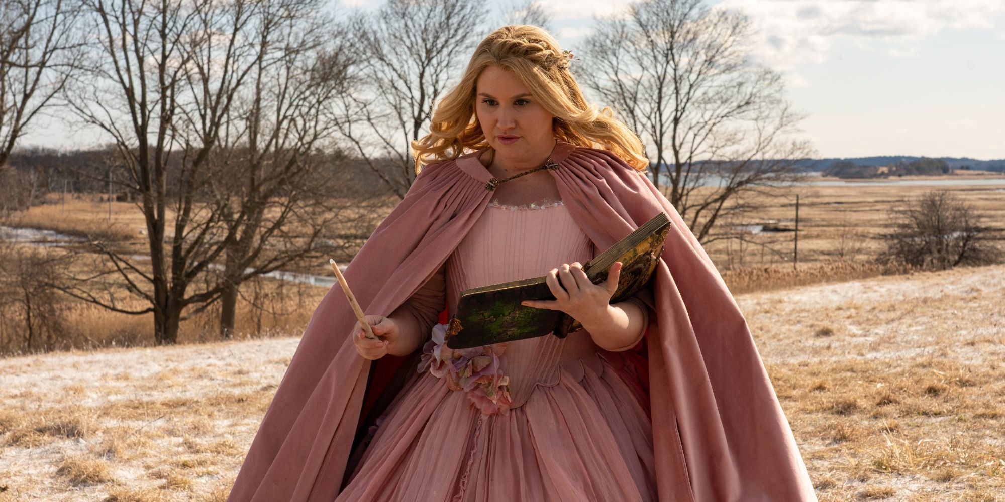 Schitt's Creek' Star Annie Murphy Proves The Queen of Doomsday With  Instagram Post