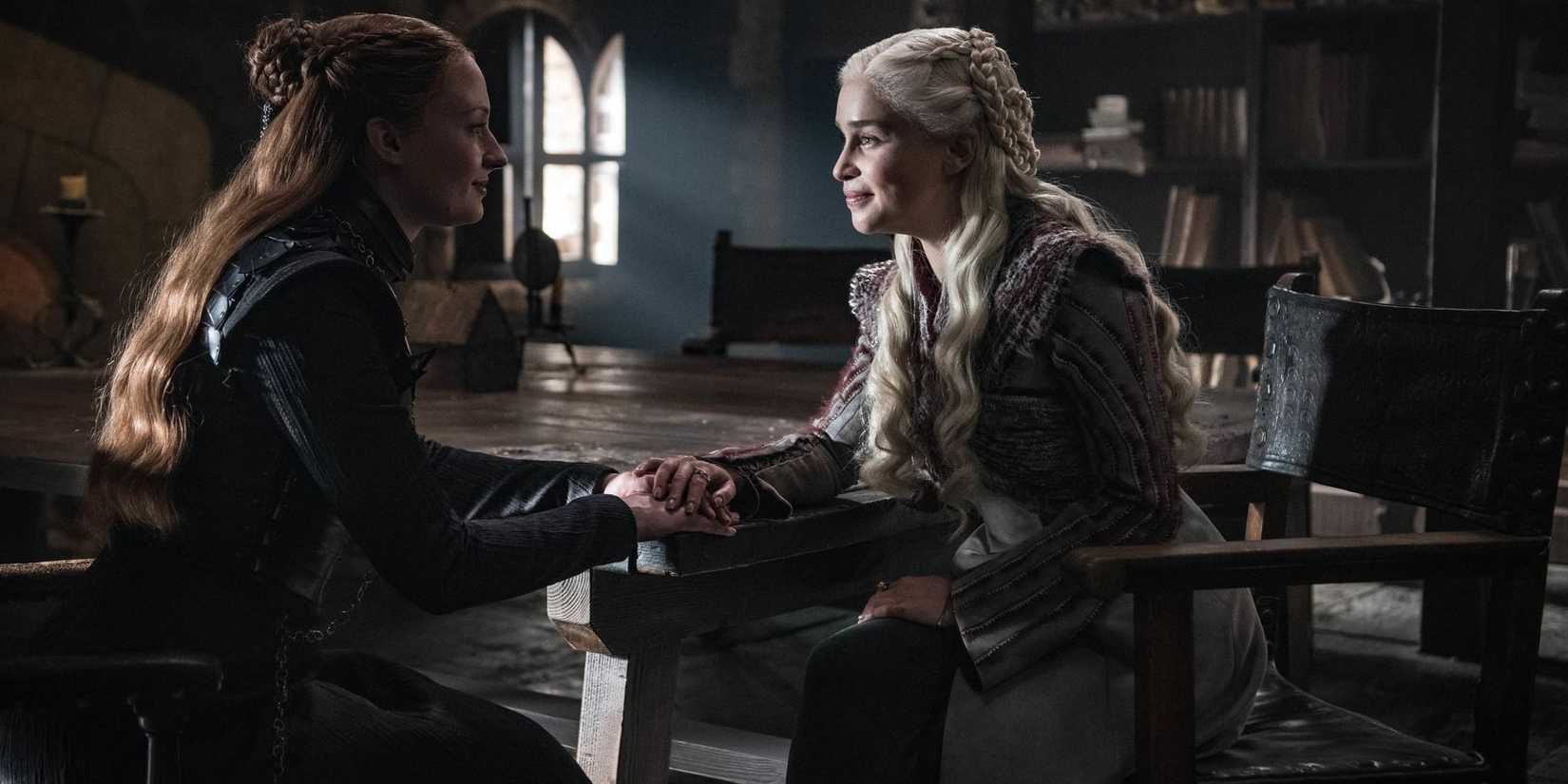 Sansa speaking with Daenerys in Game of Thrones season 8