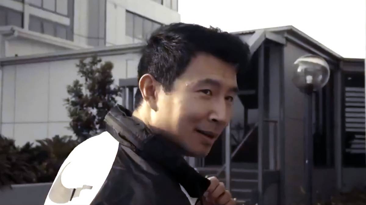 Shang-Chi Star Simu Liu Shows Off Fighting Skills In New Video