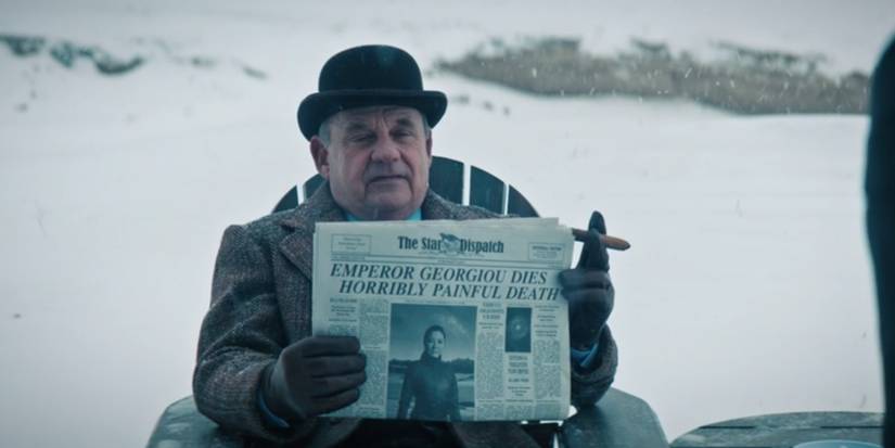 Carl liest eine Zeitung in Star Trek: Discovery.