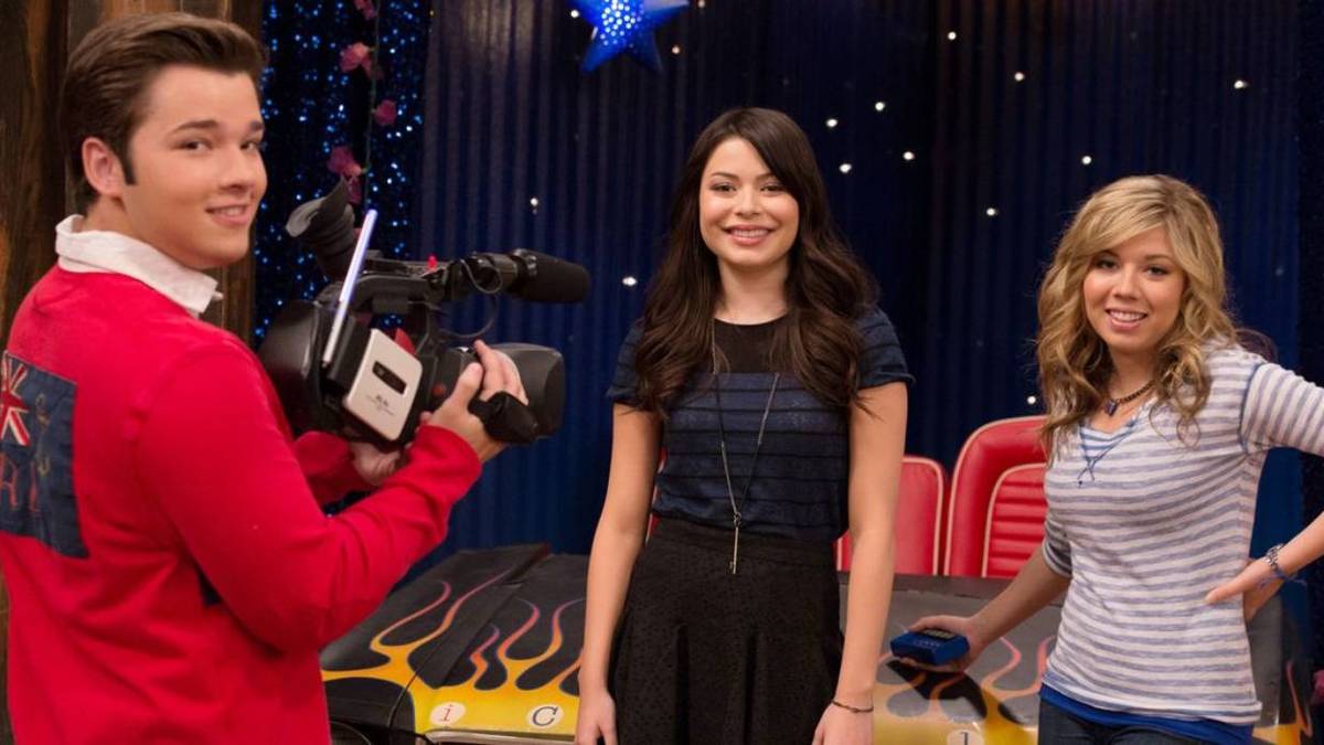 iCarly Revival With Original Star Miranda Cosgrove In The Works