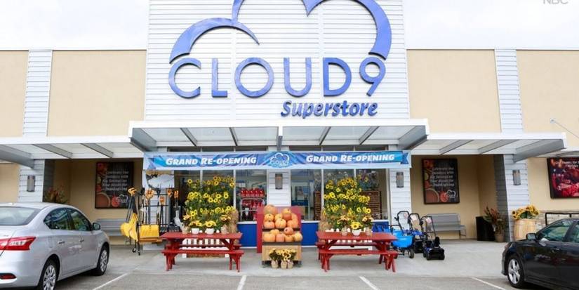 Superstore: 10 Times The Show Tackled Deep Issues