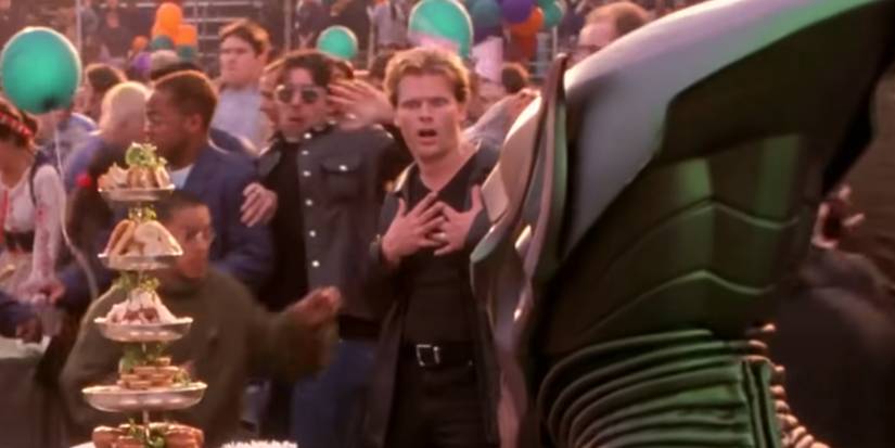 Marvel: 10 Weirdest (Yet Hilarious) Extras In The Sam Raimi Spider-Man ...