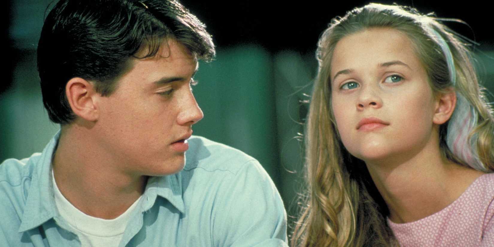 Jason London and Reese Witherspoon in The Man in the Moon (1991)