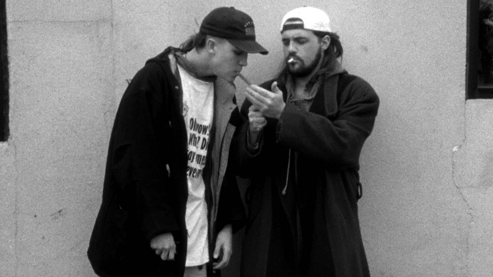Kevin Smith Reflects on Clerks Movie 28 Years Later With BTS Images