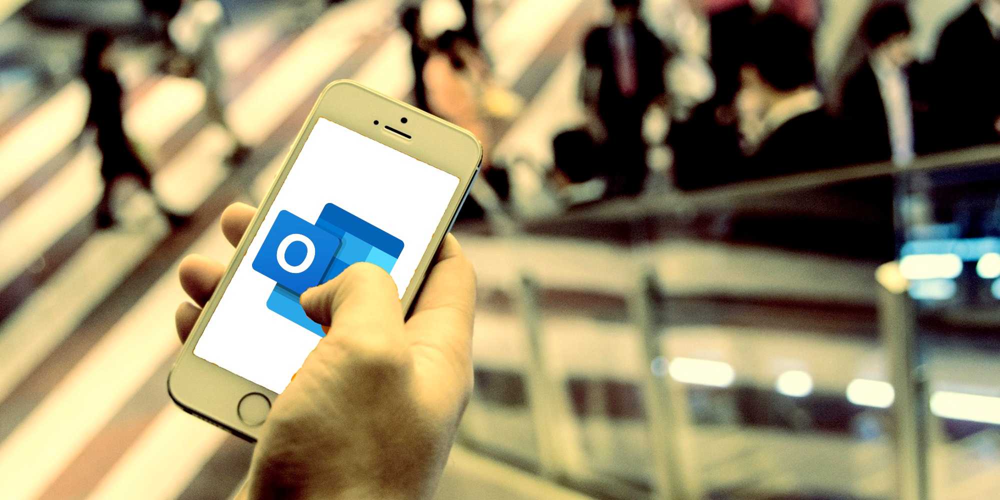Microsoft Outlook Hotmail Outages Spark Thousands Of User Reports microsoft-outlook-hotmail-outages-spark-thousands-of-user-reports