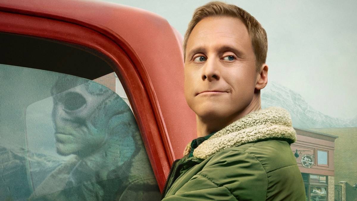 Resident Alien: Read The Original Comic Before TV Show's Premiere