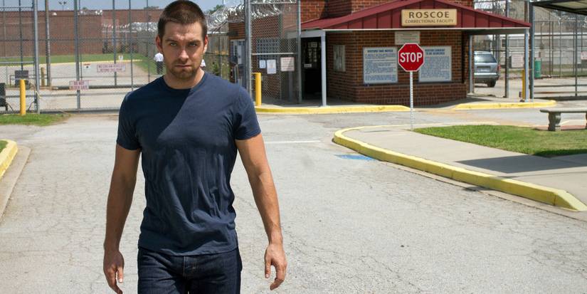 Lucas Hood gets out of prison.