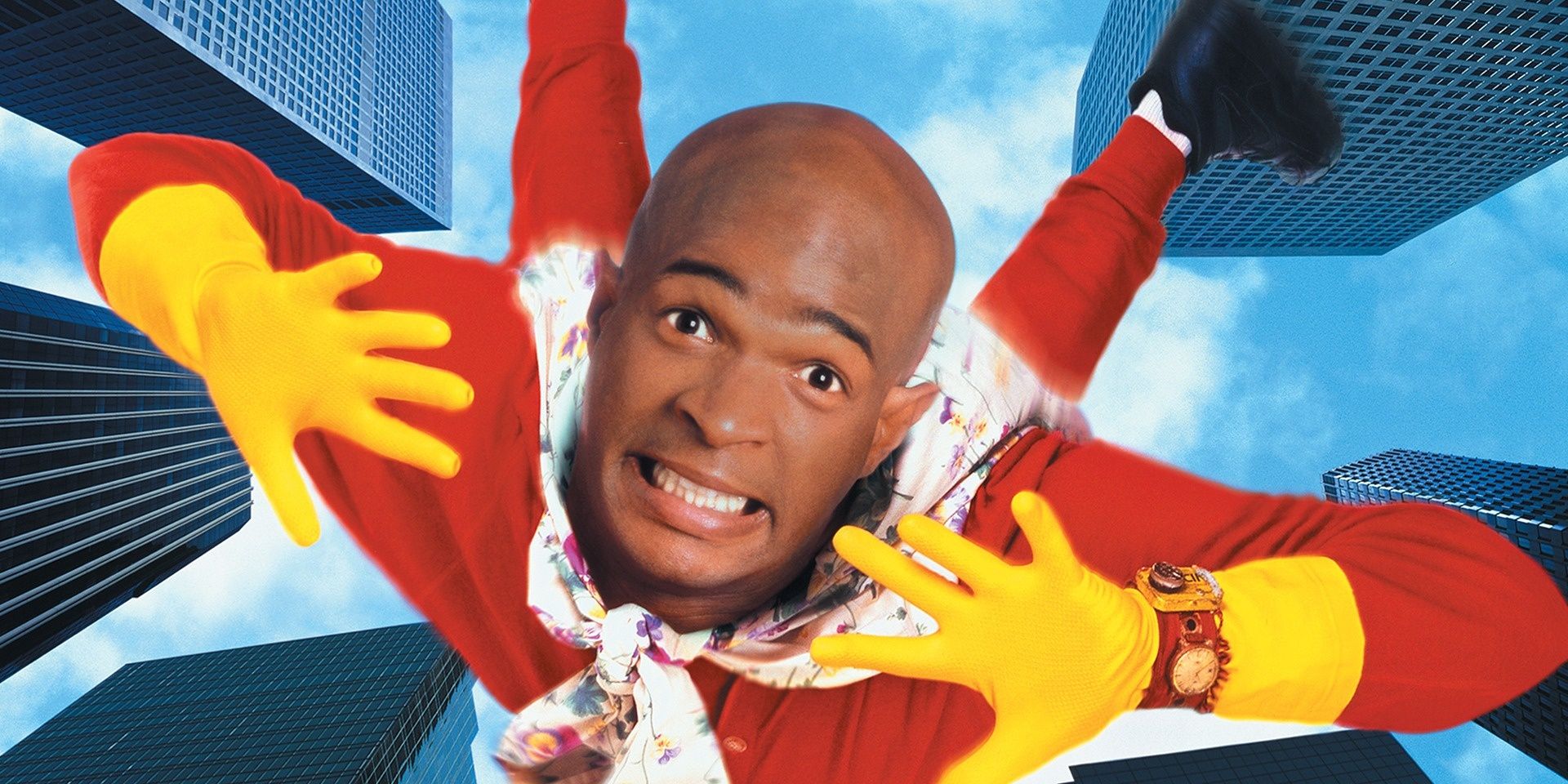 Damon Wayans vestito da Blankman mentre cade verso la telecamera