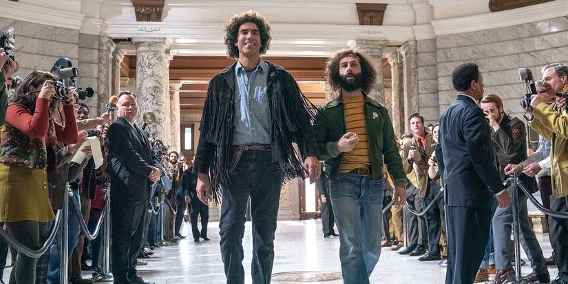 Sacha Baron Cohen e Jeremy Strong em 'The Trial Of The Chicago 7'