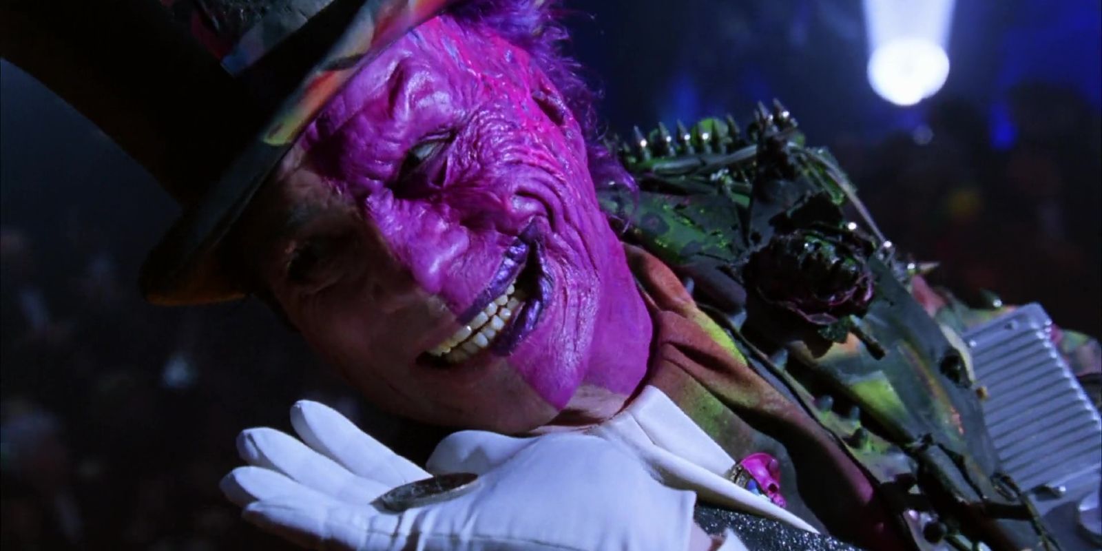 Two-Face orders his goons to kill Batman in Batman Forever