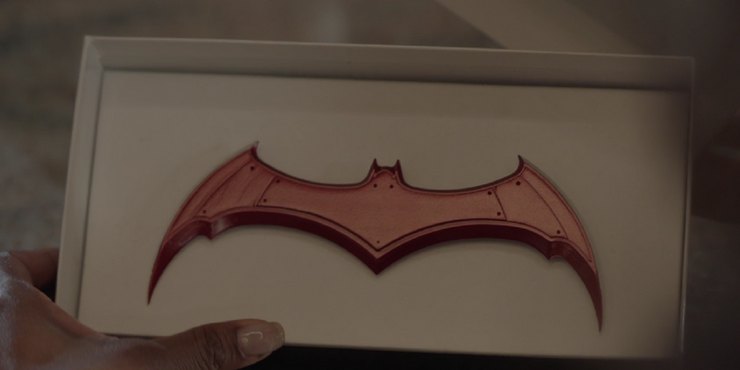 The Arrowverse Just Confirmed The Price Of A Batarang