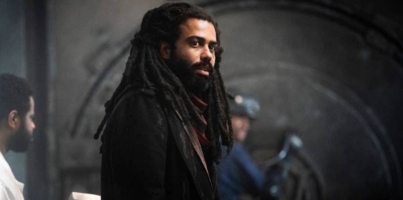 Snowpiercer Theory: Wilford's Victory Means Layton Will Share Melanie's ...