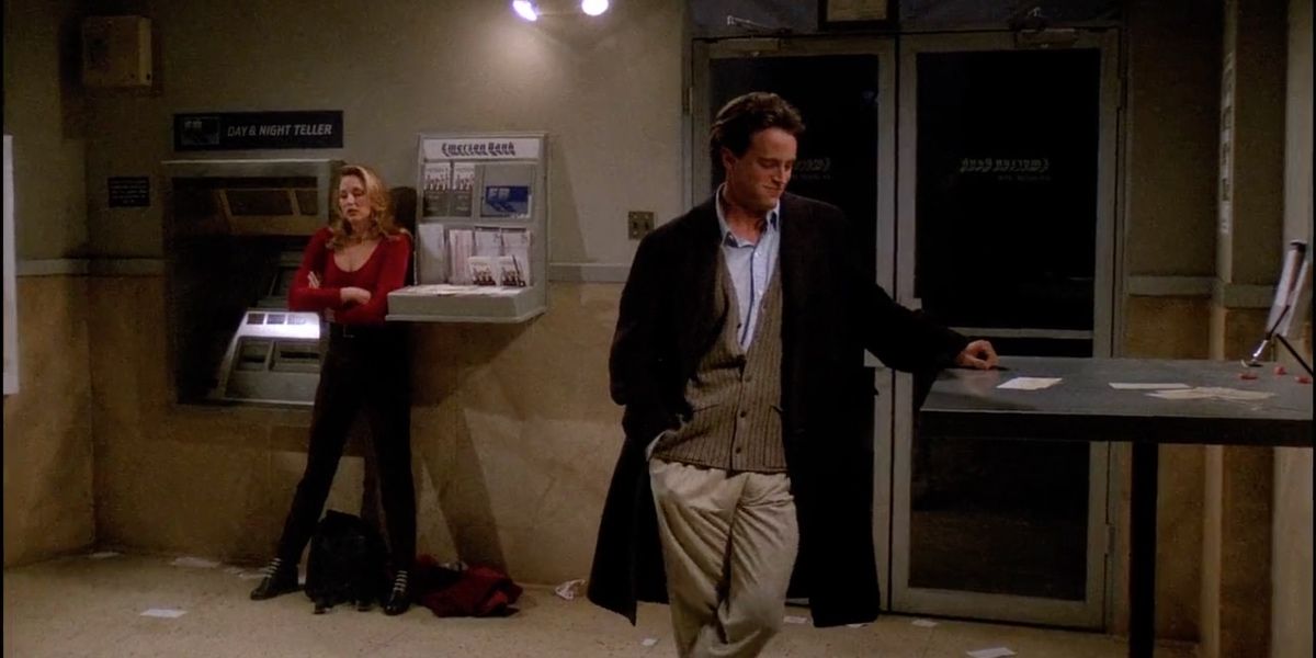 Chandler ficou com Jill Goodacre em um vestíbulo de caixa eletrônico em Friends.