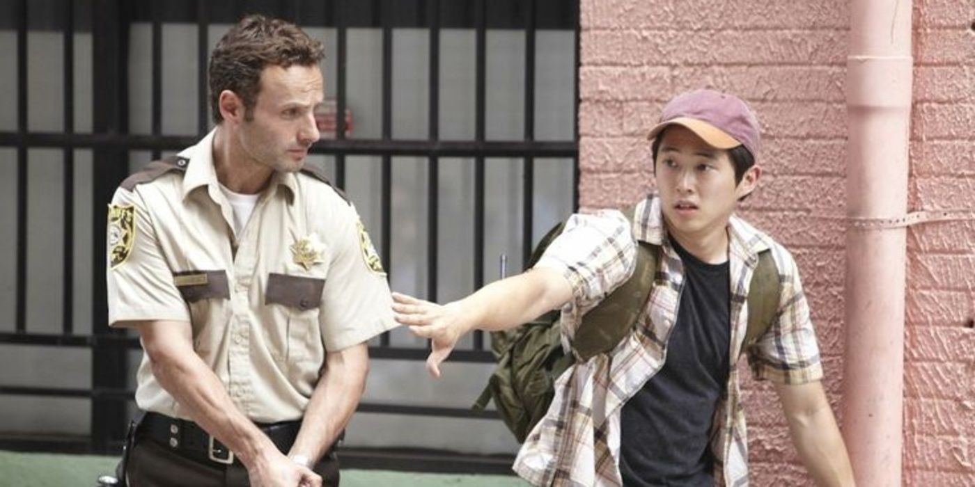 Glenn and Rick escape in The Walking Dead Cropped 1