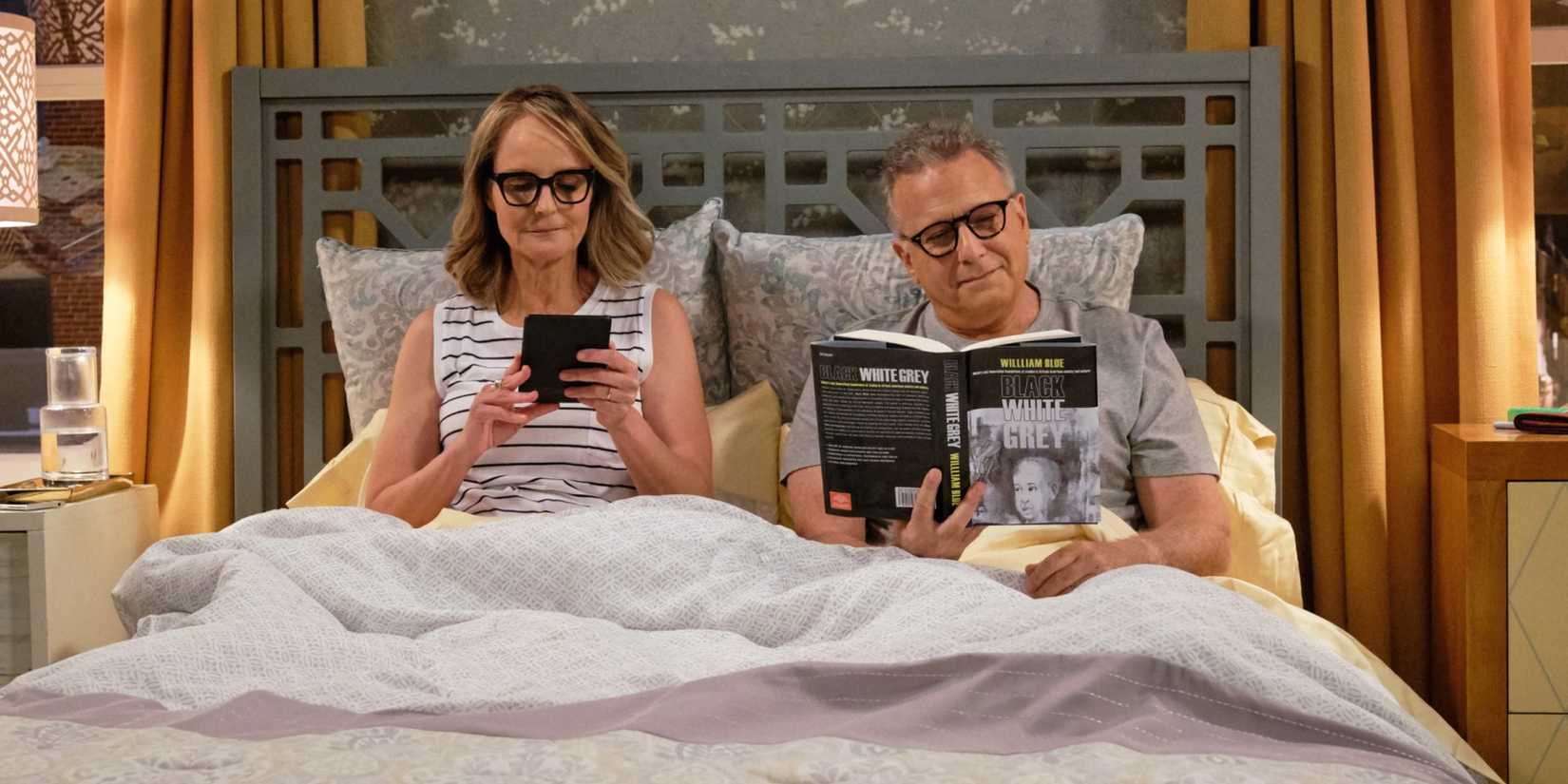 Helen Hunt and Paul Reiser in Mad About You