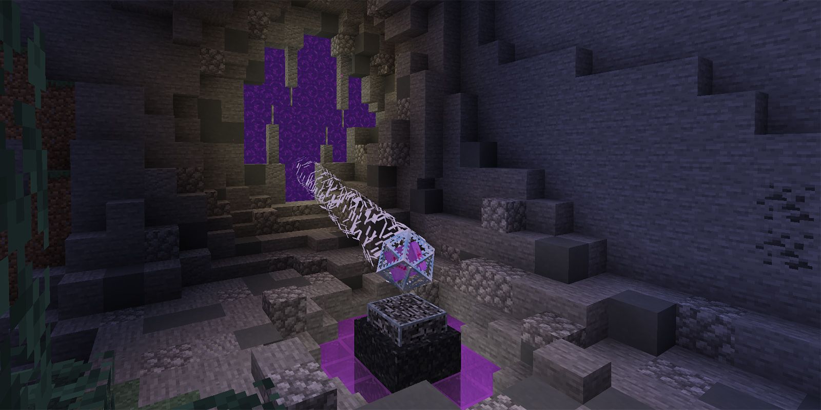 What is the title of this picture ? Minecraft Player Finds A Weird Easter Egg On The End Crystal